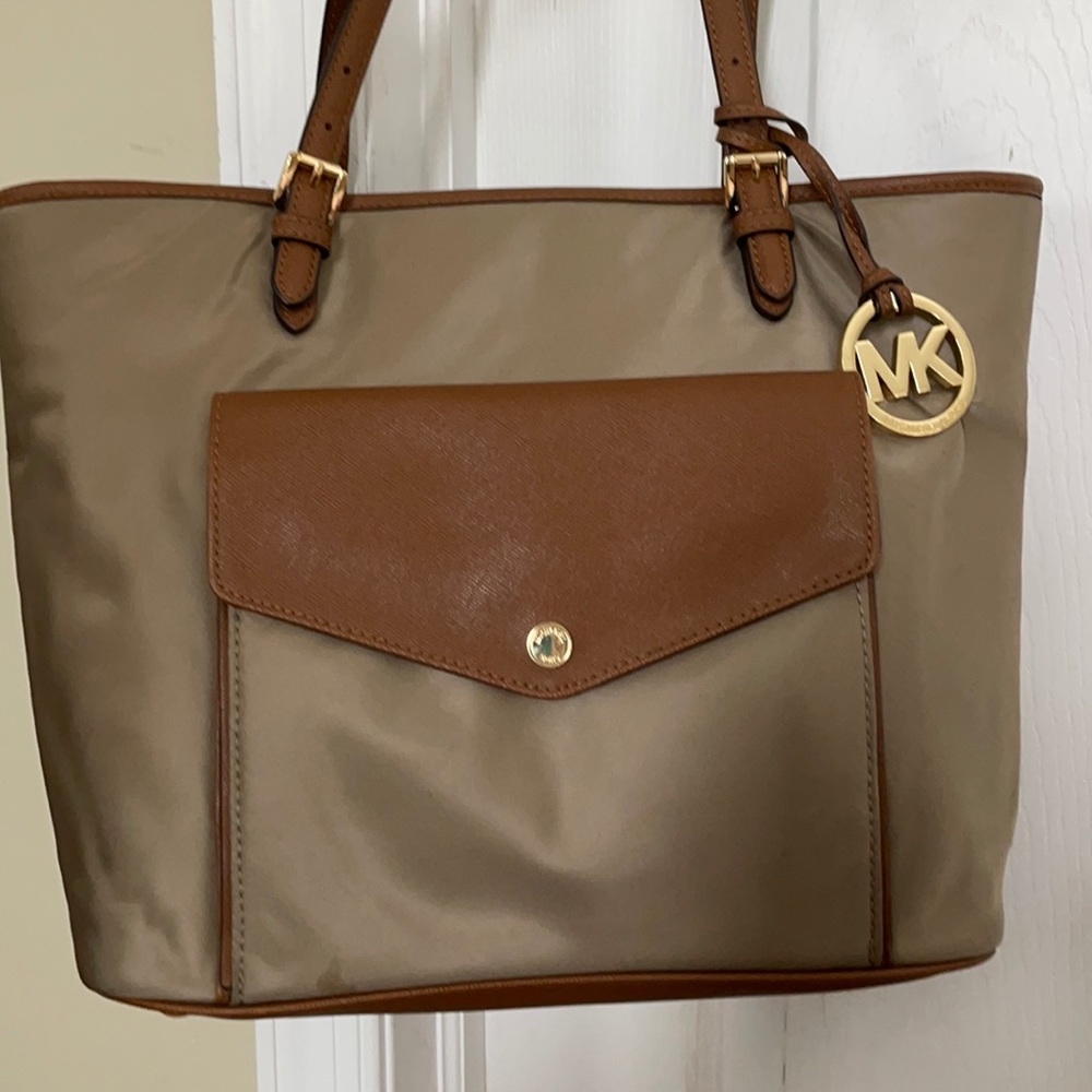 Michael Kors - pocket front tote purse. Excellent
